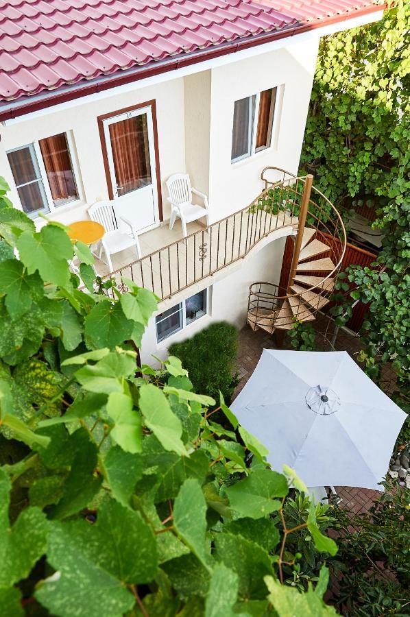 Marco Club Hotel Гагра Екстериор снимка