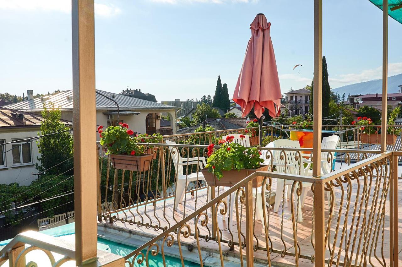 Marco Club Hotel Гагра Екстериор снимка