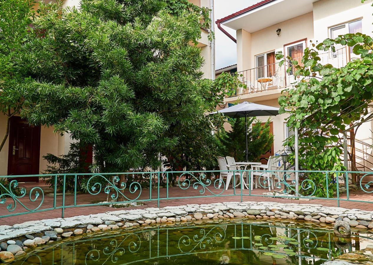 Marco Club Hotel Гагра Екстериор снимка