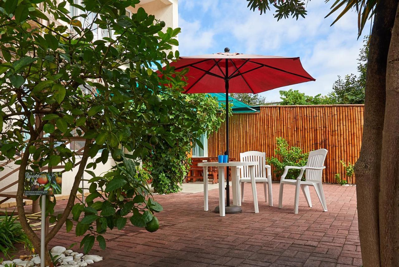 Marco Club Hotel Гагра Екстериор снимка